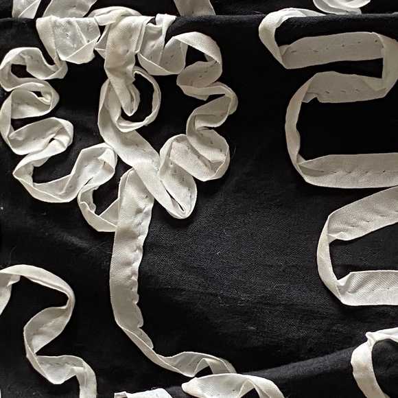 Laura Petites Black and White Ribbon Embroidered Skirt, Size 10 - Picture 6 of 10